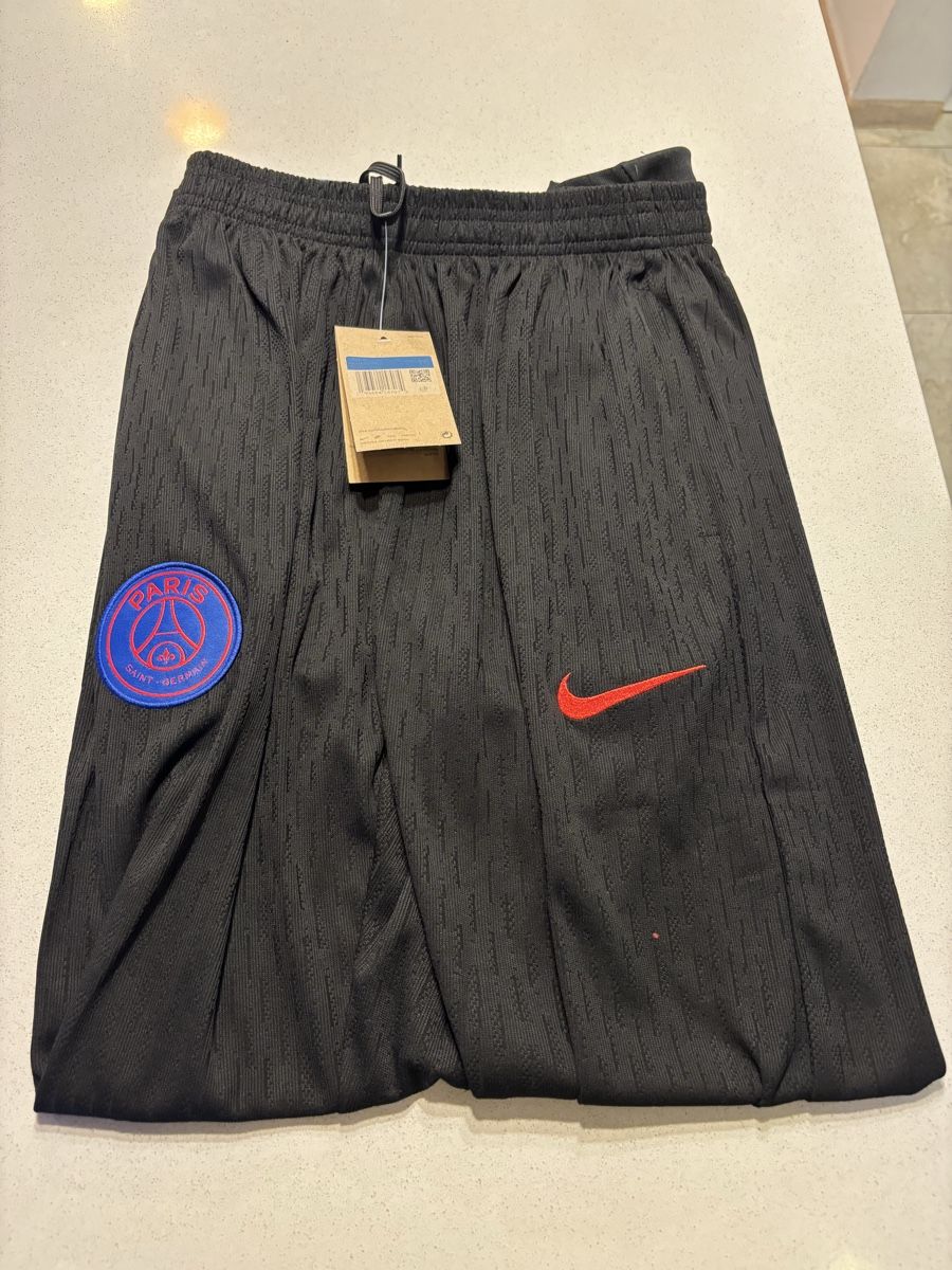 Hosen: PSG Trainerhose M Neu – Neu und originalverpackt aus Winterthur von Gaudea