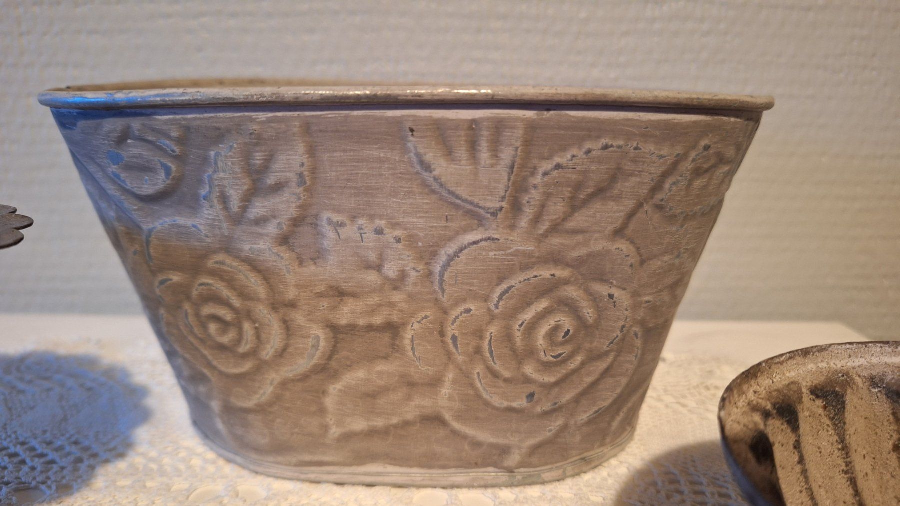 Tutte le decorazioni: hübsche  Blech  Floristik Gefässe , Blumen -Deko Gefässe – Usato da Dornach venduto da majo8689 1