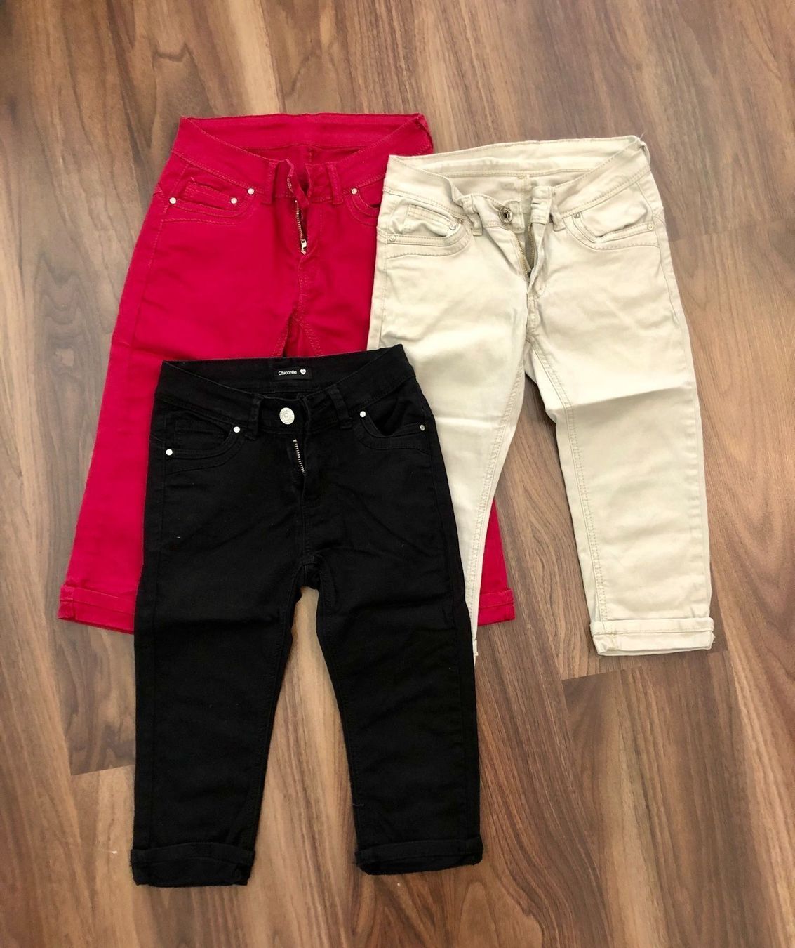 Jeans: Schnäppchen 3 Hosen 3/4 Gr.32 – Usato da Bettlach venduto da A-M