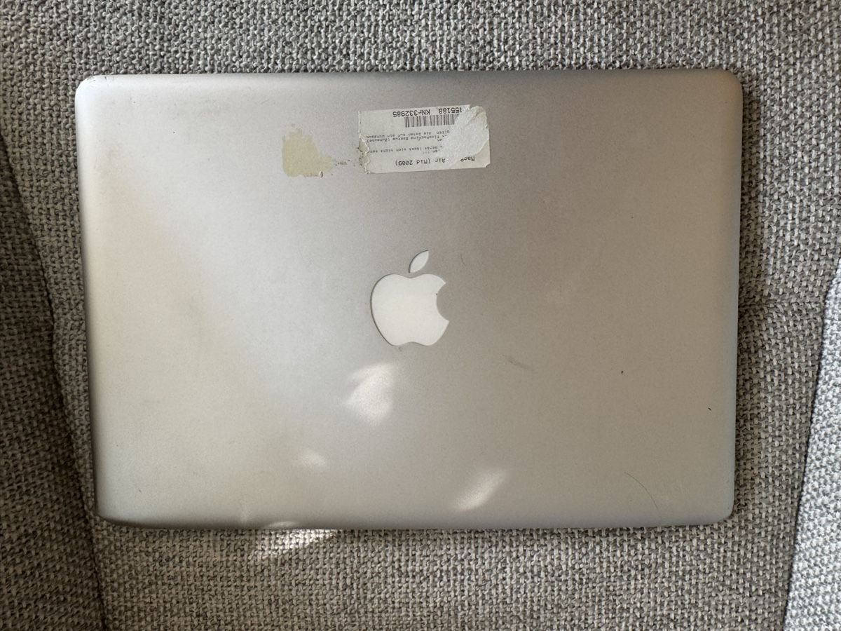 Apple Portables: MacBook Air 13 – Défectueux à Adliswil par Busys 2