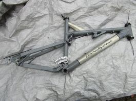 Alu Fully FELT Rahmen Gr M f.26" 3130g
