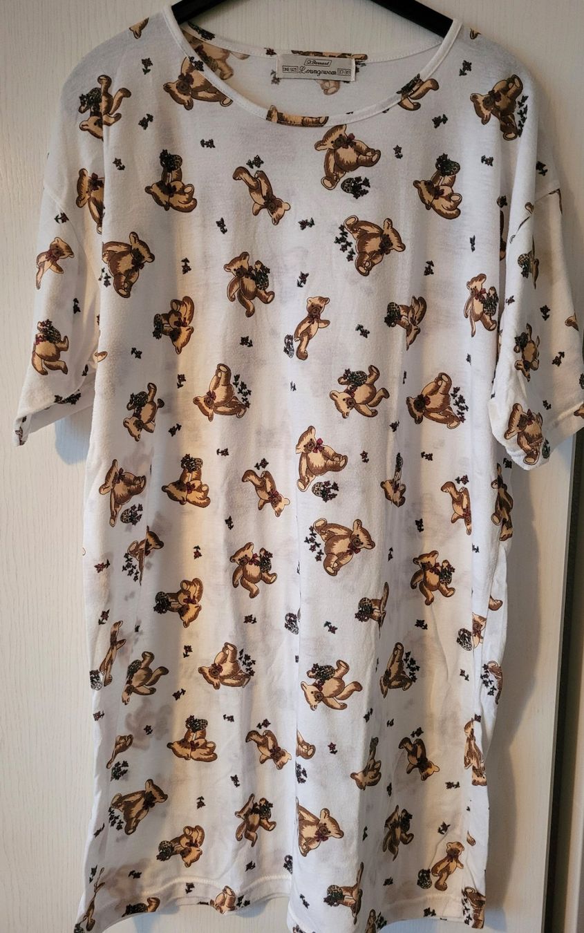 Negligees & Pigiami: Nachtshirt von St. Bernard Loungewear – Usato da Oberuzwil venduto da rtr_wp6m