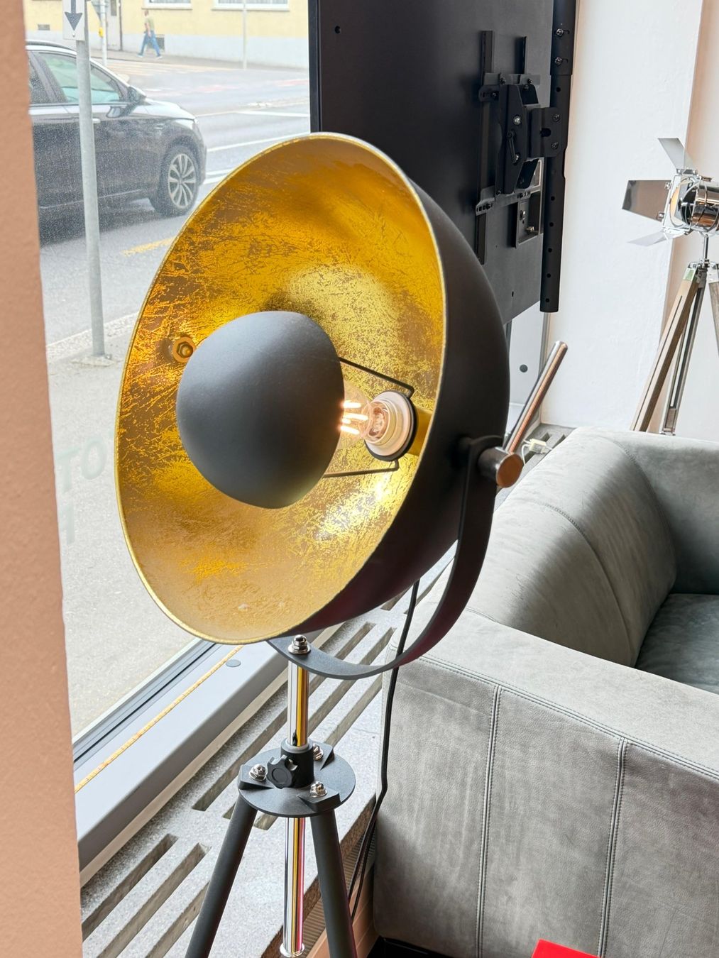 Lampade: Moderne Design-Stehlampe Schwarz & Gold – Usato da Olten venduto da antonio.troia 1