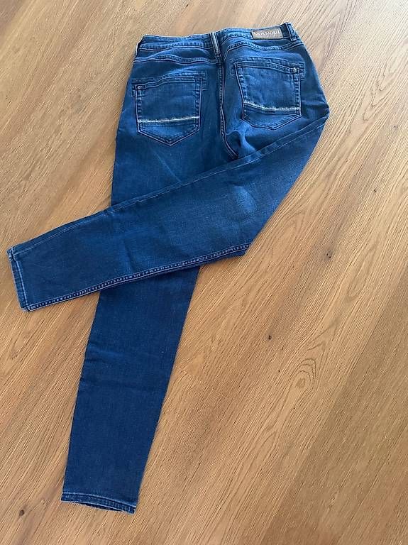 Jeans: Blue Jeans – Usato da Volketswil venduto da zjctcler 2