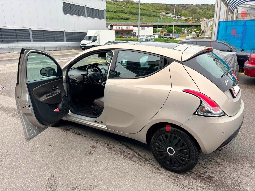 Lancia Automobili: Lancia Ypsilon TwinAir 2012 – Usato da Cornaux NE venduto da Kalou1995 4
