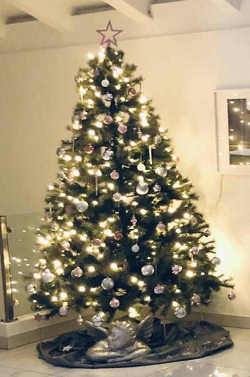 Toutes les décorations: Künstlicher Weihnachtsbaum mit Beleuchtung – D'occasion à Buchrain par bes_gzs6 1