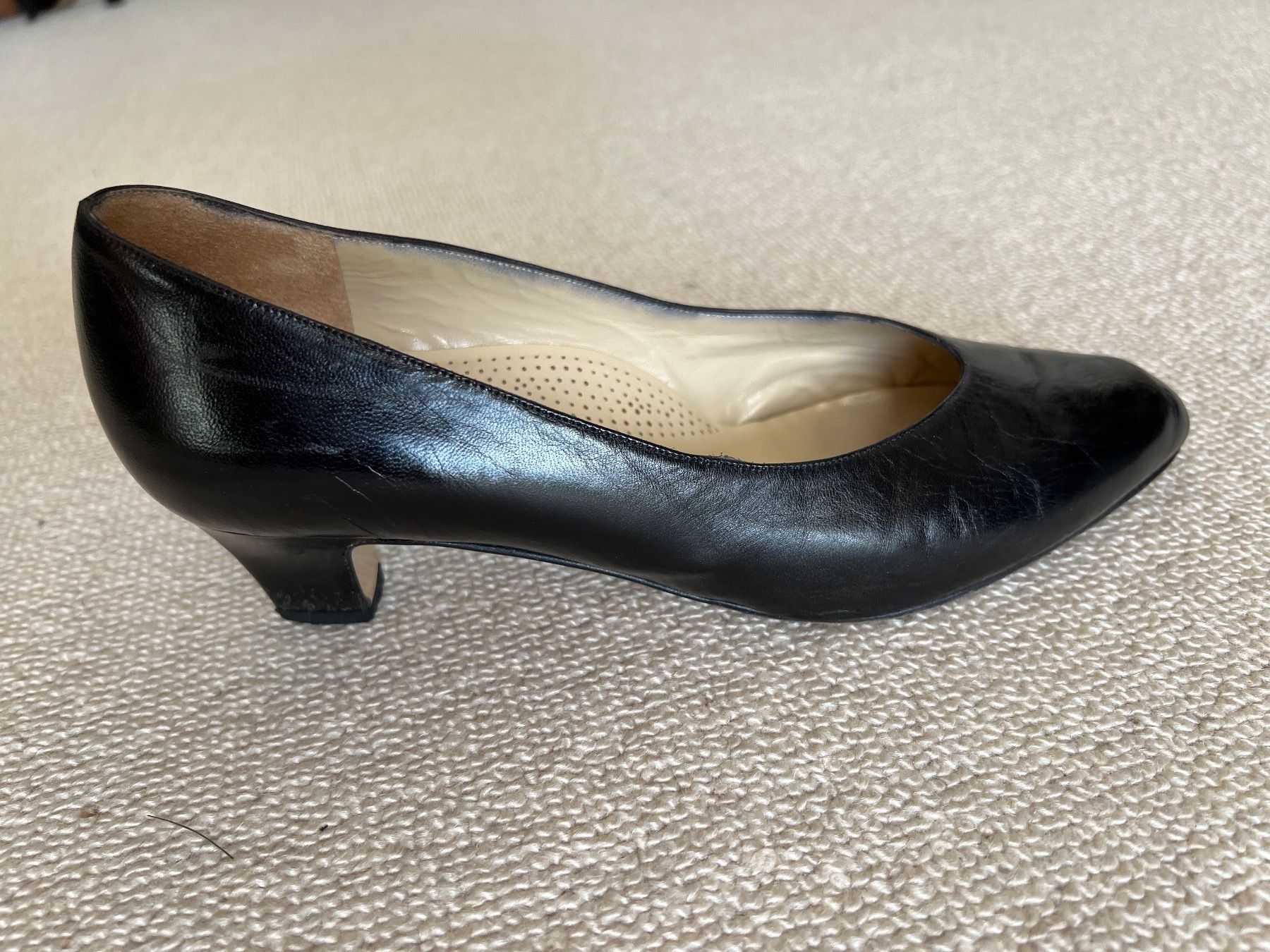 Scarpe da donna: Pumps-Schuhe – Usato da Biel-Benken BL venduto da efd4105 1