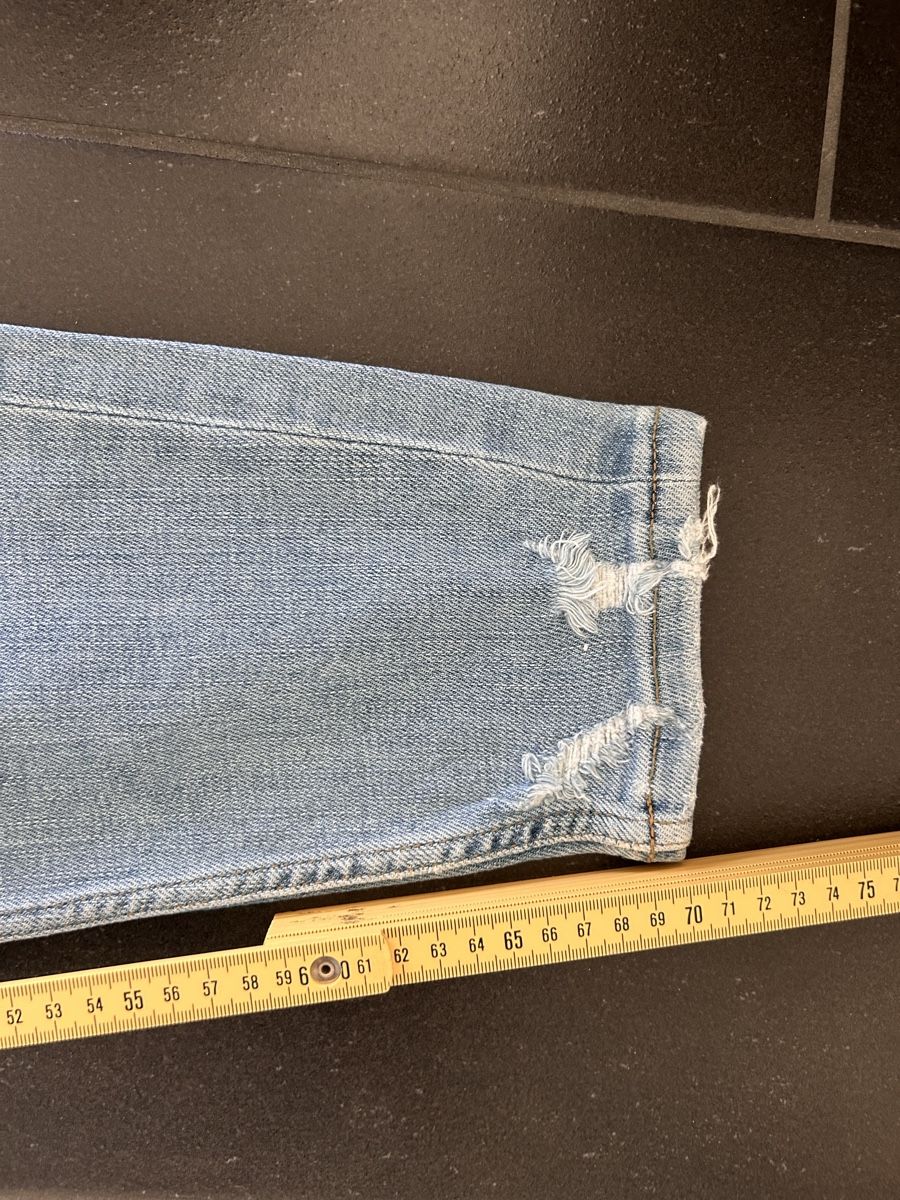 Zara Jeans: Jeans von Zara, Grösse 42, hellblau – Usato da Erlinsbach SO venduto da hallon480 4