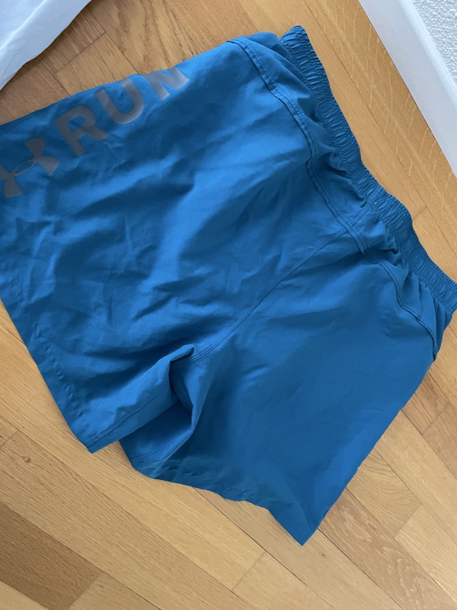 Under Armour Kleiderpakete: 3 mal marken Short – Gebraucht aus St.Gallen von bubo2008 9