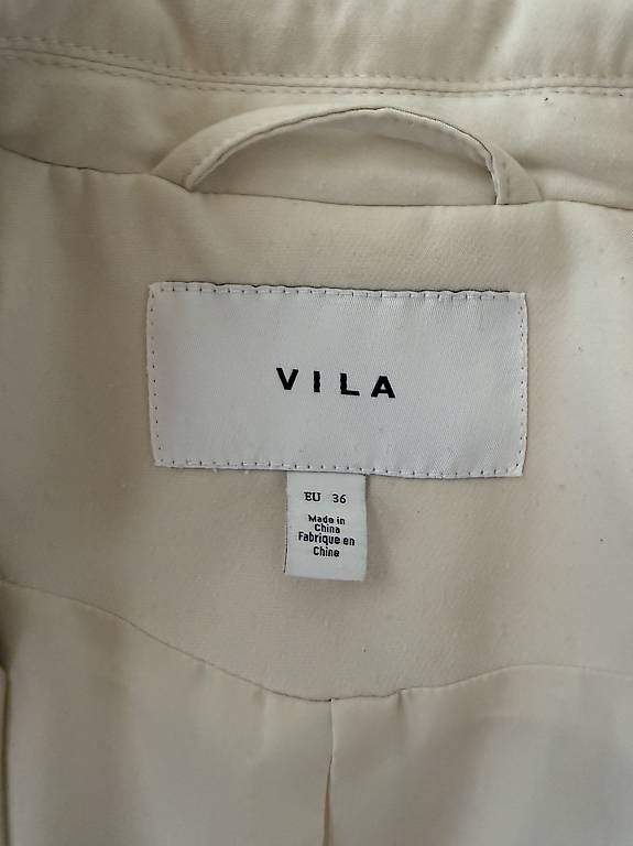 Giacche: Blazer Creme – Usato da Zwingen venduto da KatjaM 1