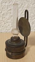 Messing-Miniatur, historische Wand-Petroleumlampe