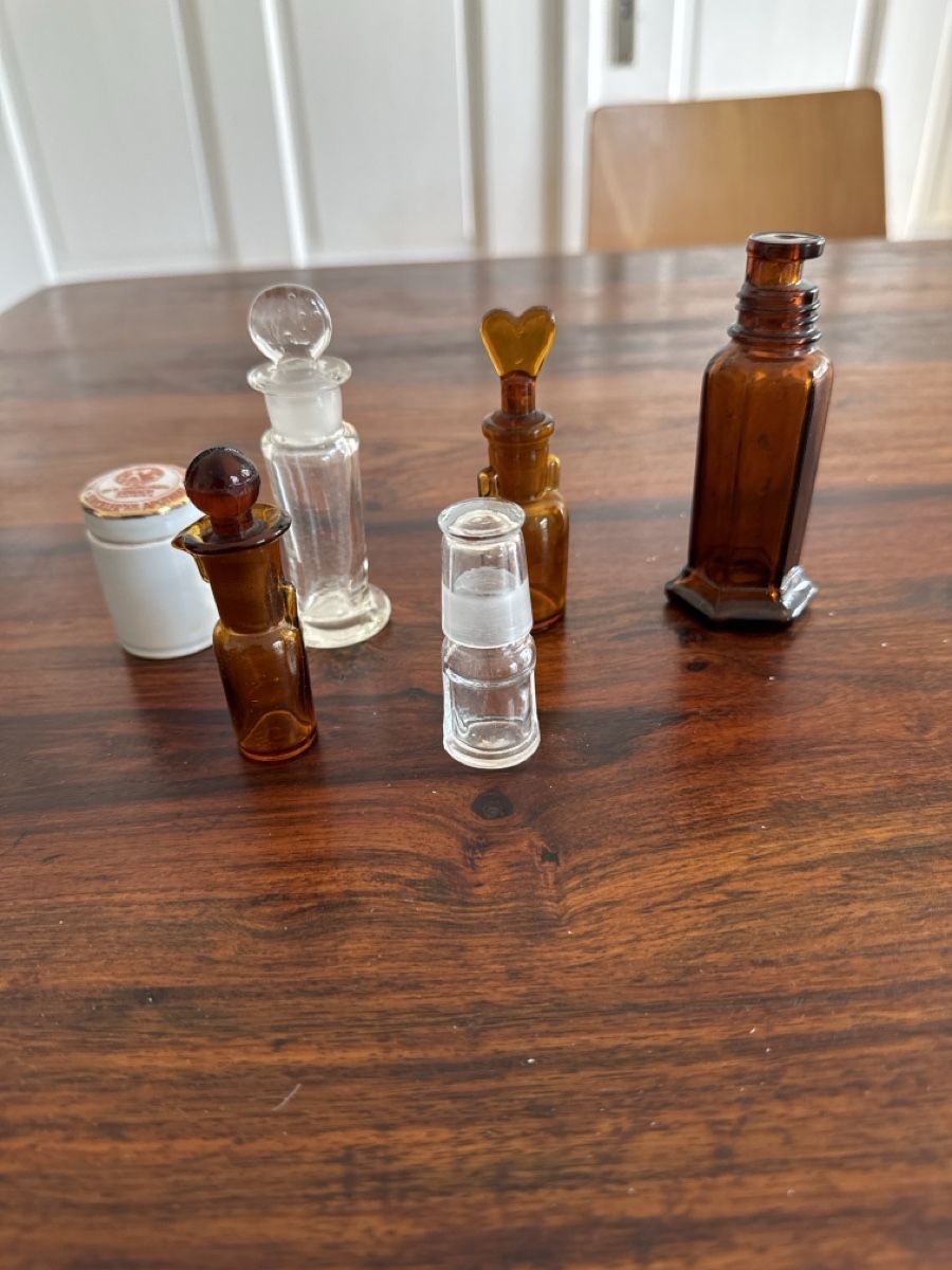 Accessori da laboratorio: 6 lustige kleine Medizinfläschchen – Usato da Zürich venduto da 2013tg