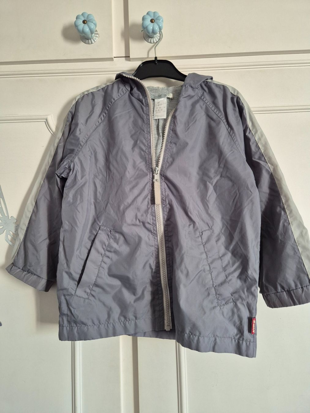 Giacche & Cappotti: Kapuzenjacke grau, Gr. 116 – Usato da Dietikon venduto da grafad