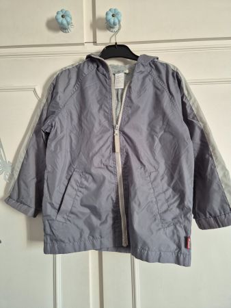 Kapuzenjacke grau, Gr. 116