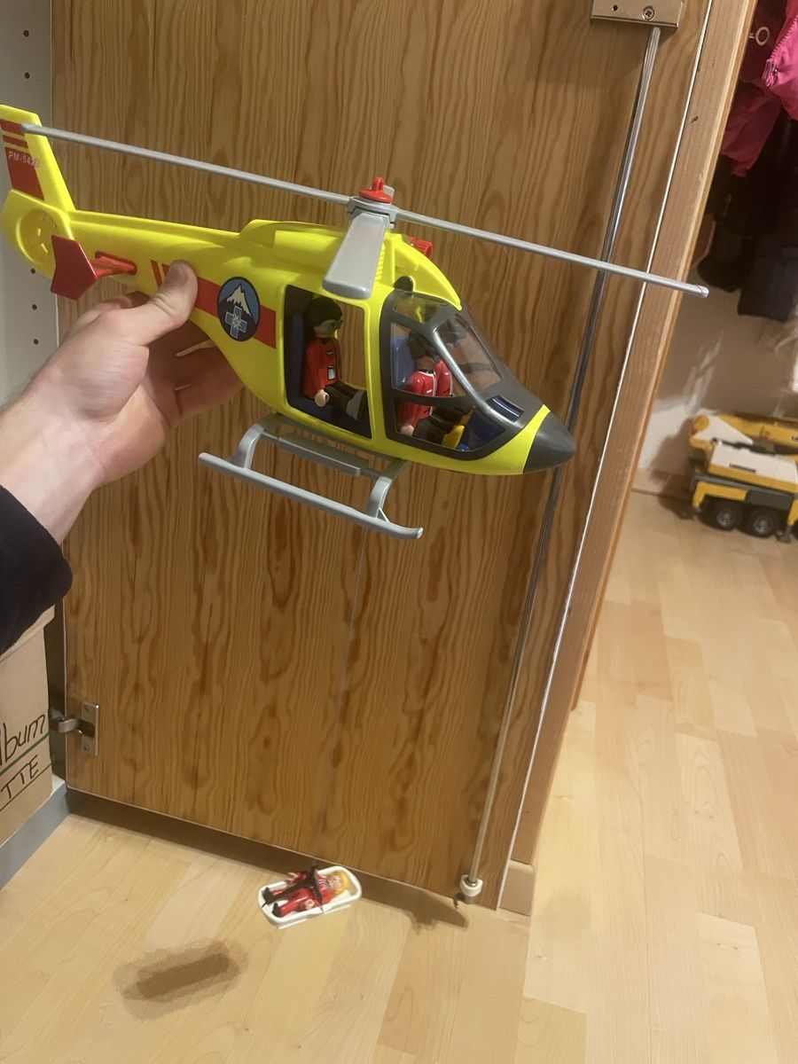Playmobil Giocattoli: Hélicoptère playmobil – Usato da Ferpicloz venduto da aeb_yq7t