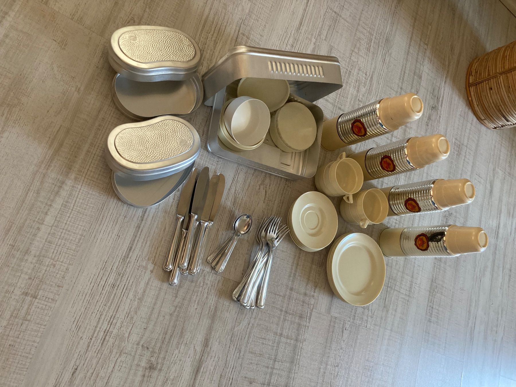 Valigie: Picknick Koffer – Nuovo (secondo la descrizione) da Würenlingen venduto da Shovel7 4
