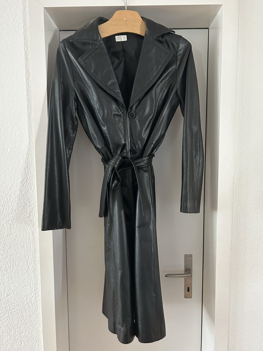 H&M Manteaux: Ledermantel  – D'occasion à Stettlen par Bayu