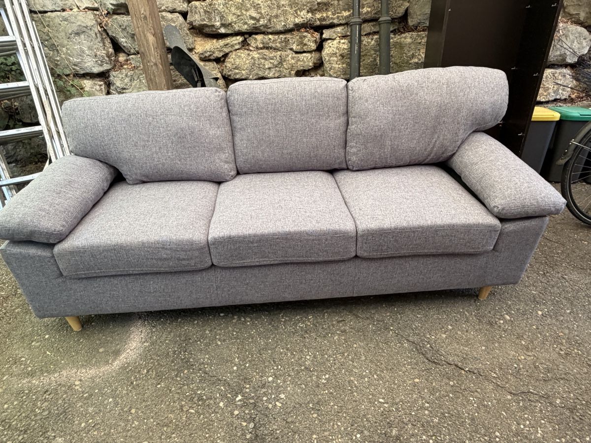 Sofas: Sofa 3-sitzig grau Stoff gute Zustand – Neu (gemäss Beschreibung) aus Oppligen von RubySeadragon