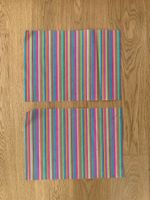 2 bunte Tischuntersetzer