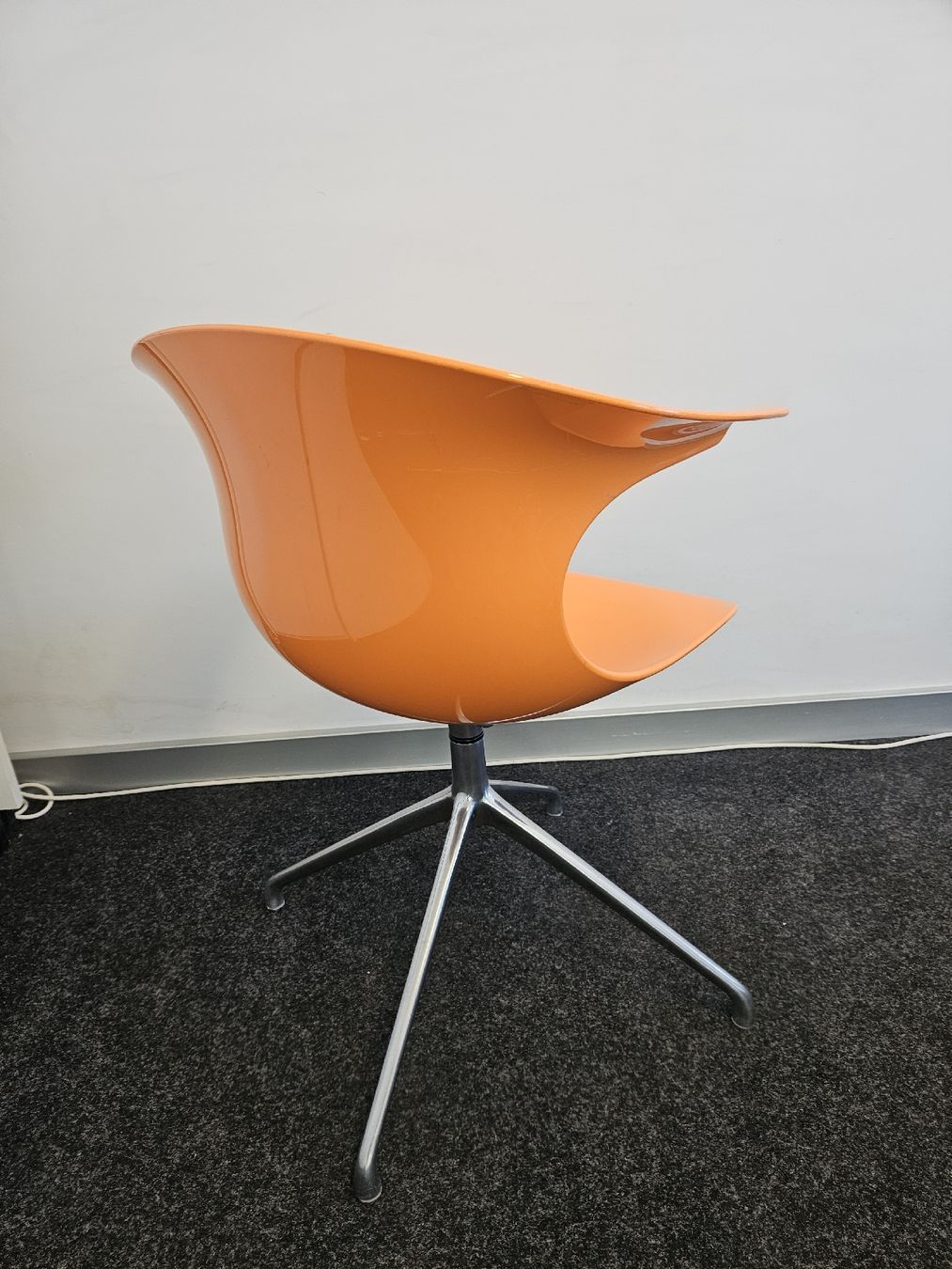 Stühle: Infiniti Loop Mono 4 Star Drehstuhl orange – Gebraucht aus Winterthur von Dachs28 1