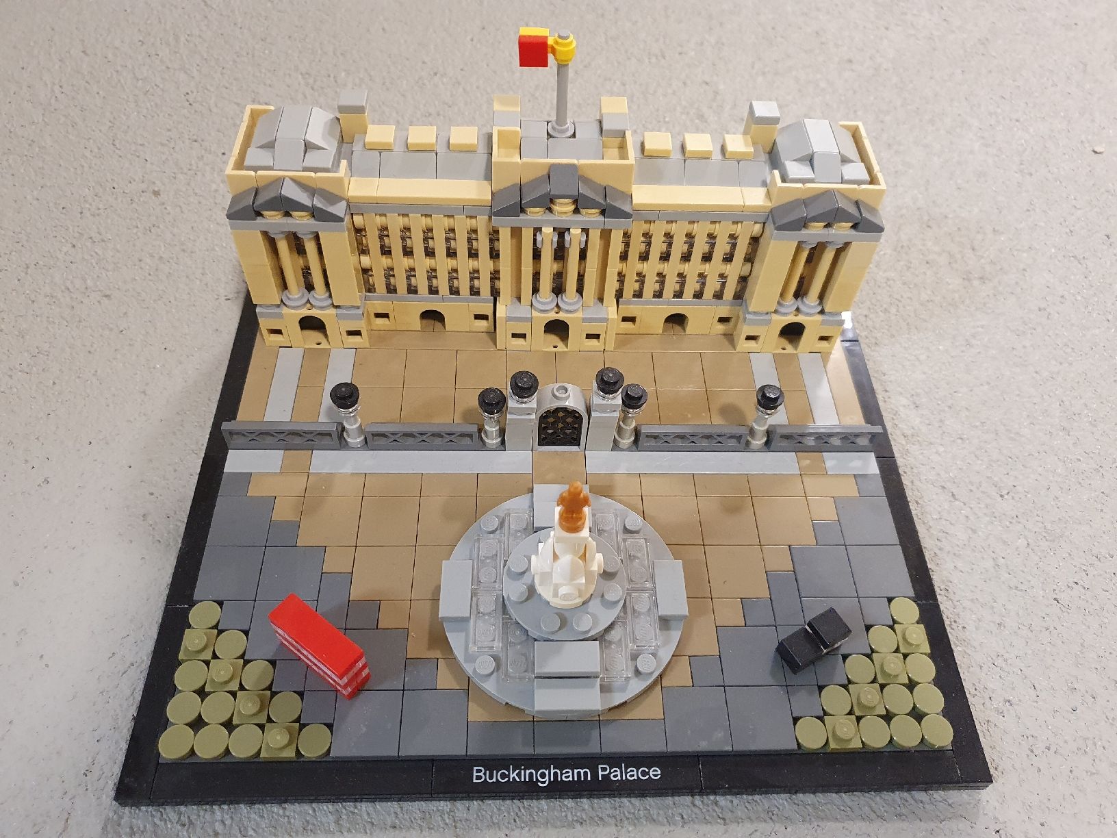 Lego Kit di costruzioni: Lego Architecture 'Buckingham Palace' – Nuovo (secondo la descrizione) da Wettingen venduto da __Dom__ 1