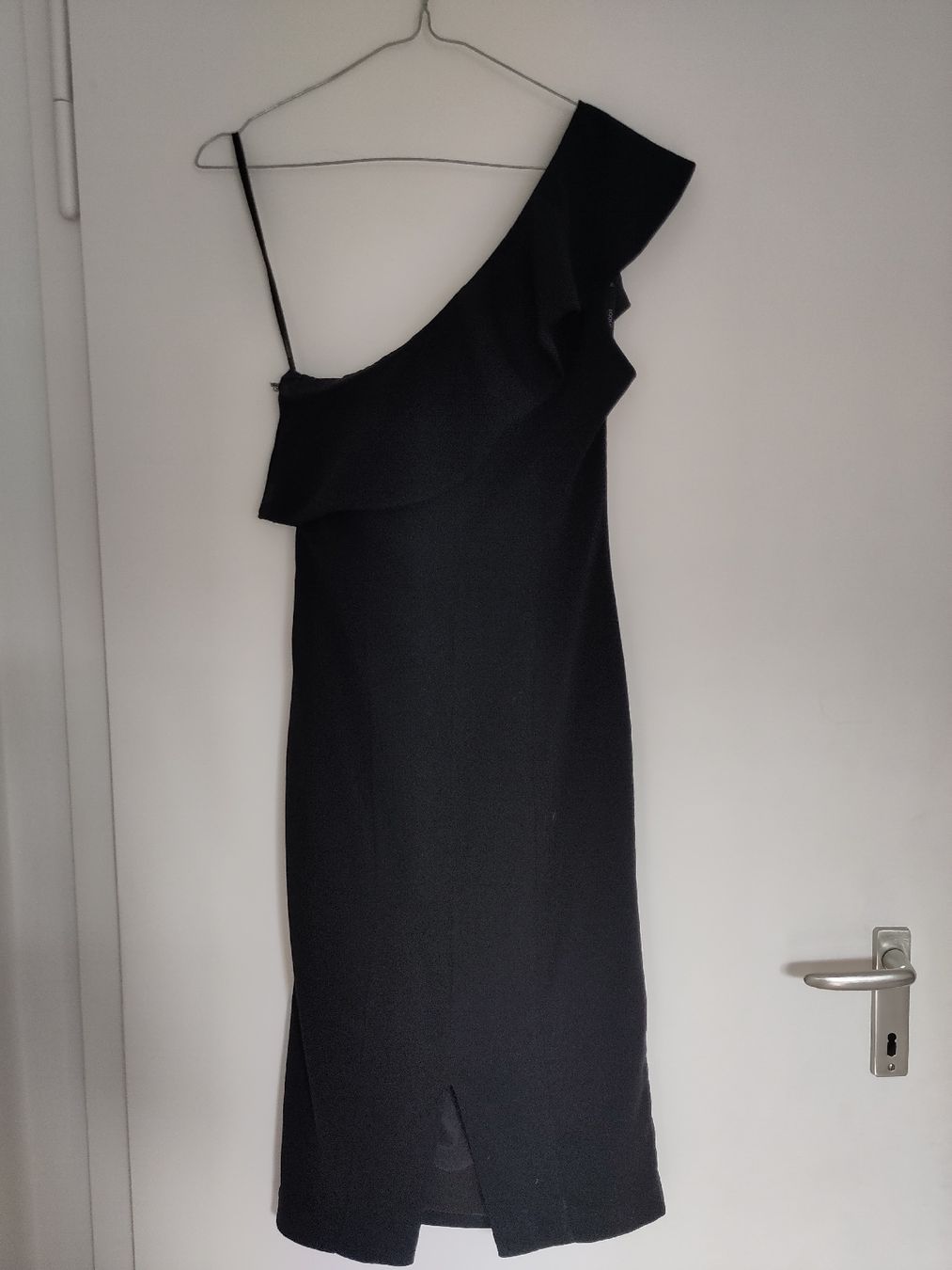 Kookai Kleider: Schwarzes Kleid Gr. 36 one shoulder – Gebraucht aus Niederuzwil von Grenadine1000 2