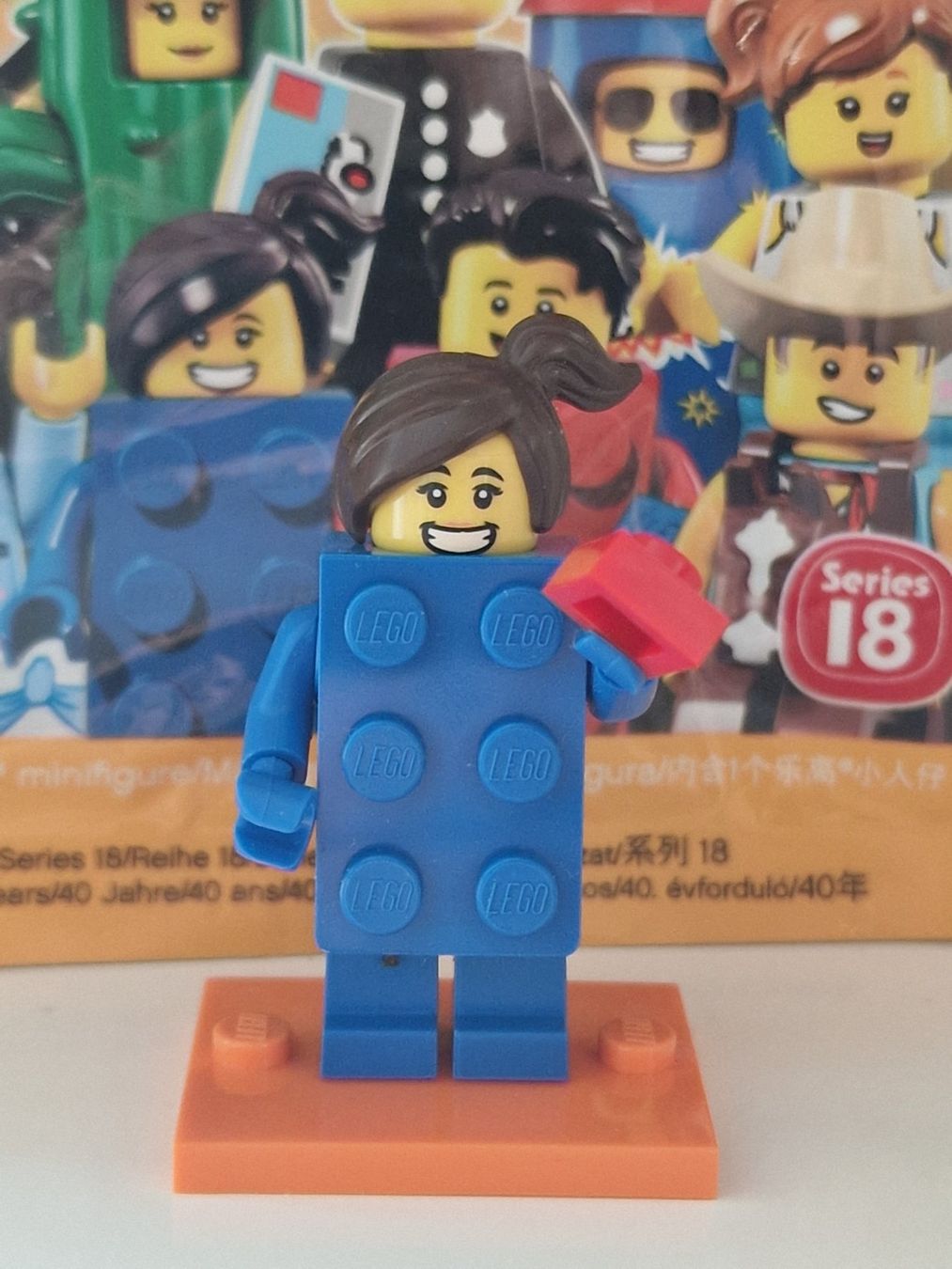 Lego Kit di costruzioni: Lego Minifigur Legofrau NEU – Nuovo e nell'imballaggio originale da Zürich venduto da Pemberleys