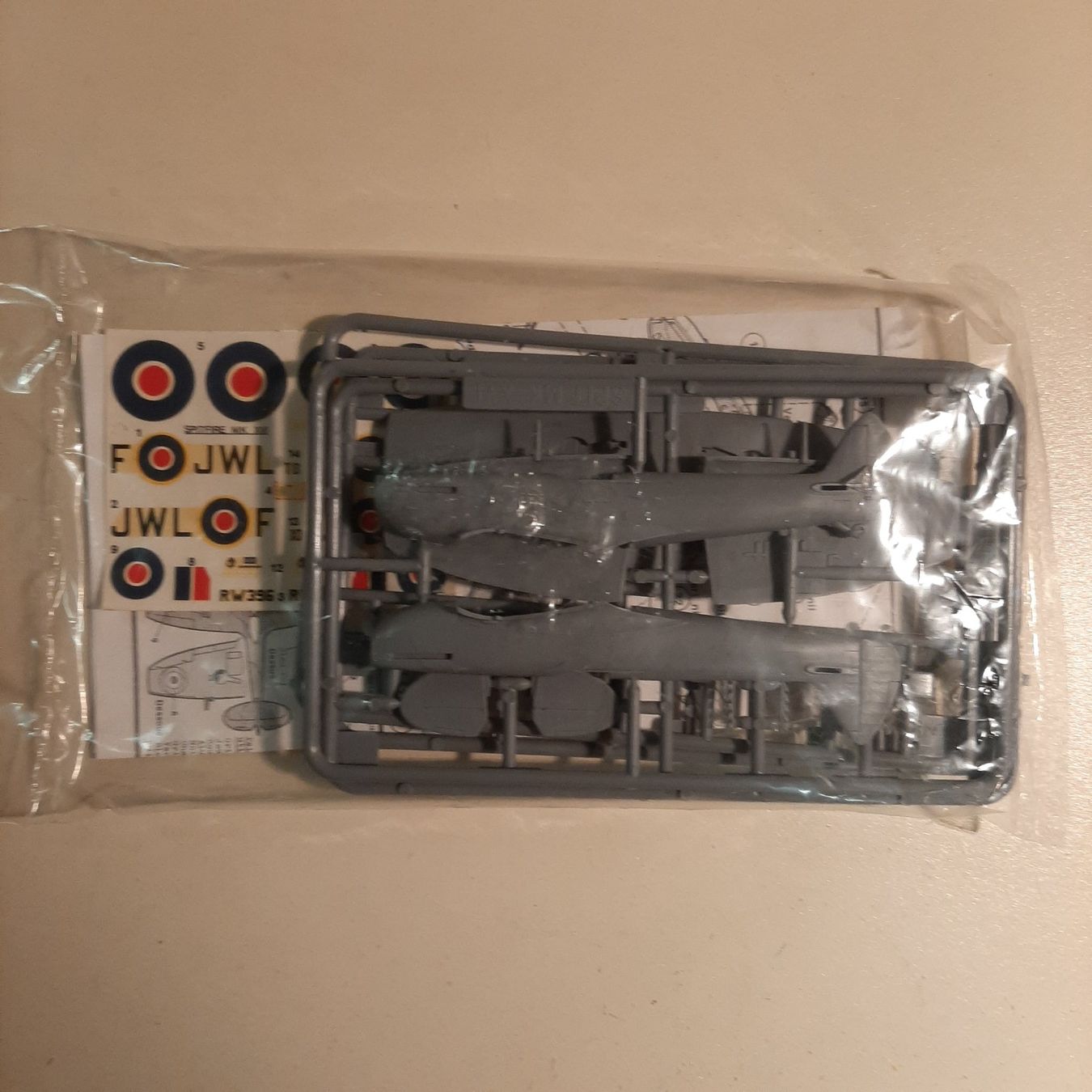 Heller Kit di modellismo & Modellini statici: 2359 ... Sp. Spitfire Mk XVI E ... Heller 282 – Nuovo (secondo la descrizione) da Bonstetten venduto da Benibanny59 3