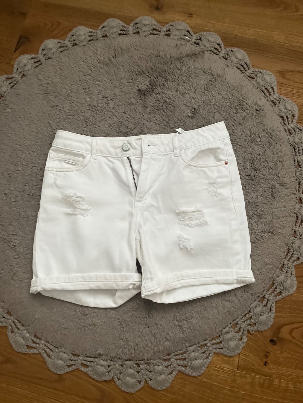 Zara Jeans: Jeans Shorts Zara Gr.34 – Nuovo (secondo la descrizione) da St.Gallen venduto da Monrose