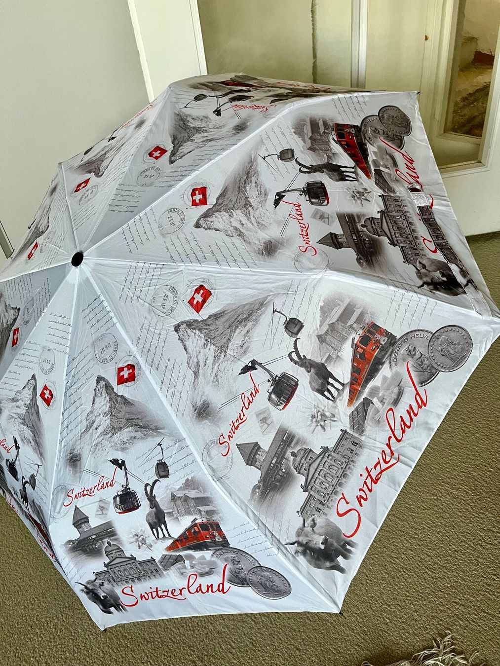 Parapluies: Faltbarer Regenschirm mit Sujets "Switzerland"..... – Neuf (Voir description) à Adliswil par vette56
