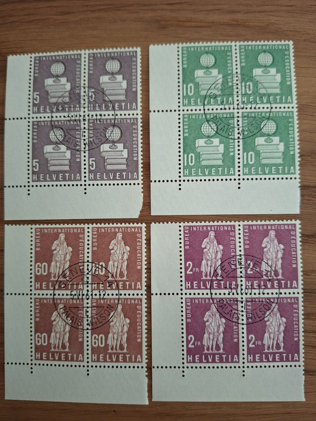 Tous les timbres: Dienstmarken 4er Blocks: BIE – Neuf (Voir description) à Hinterkappelen par 1399