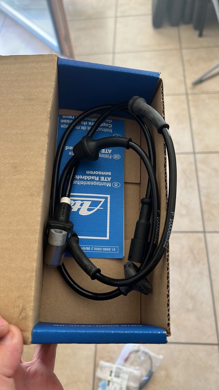 Volkswagen Tutti pezzi di ricambio auto: Raddrehzahl Sensor vorne Golf 2 84-92 – Nuovo e nell'imballaggio originale da Balzers venduto da goegi93