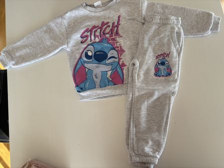 Stitch Jogginganzug, Grösse 110 Top Zustand für den Frühling