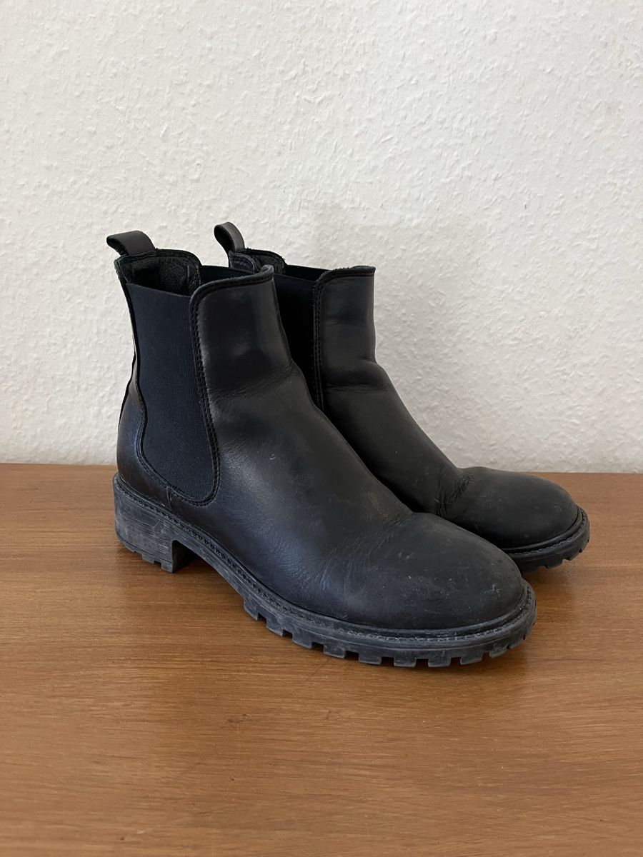 Damenschuhe: Bottines noires en cuir – Gebraucht aus La Chaux-de-Fonds von vert_j