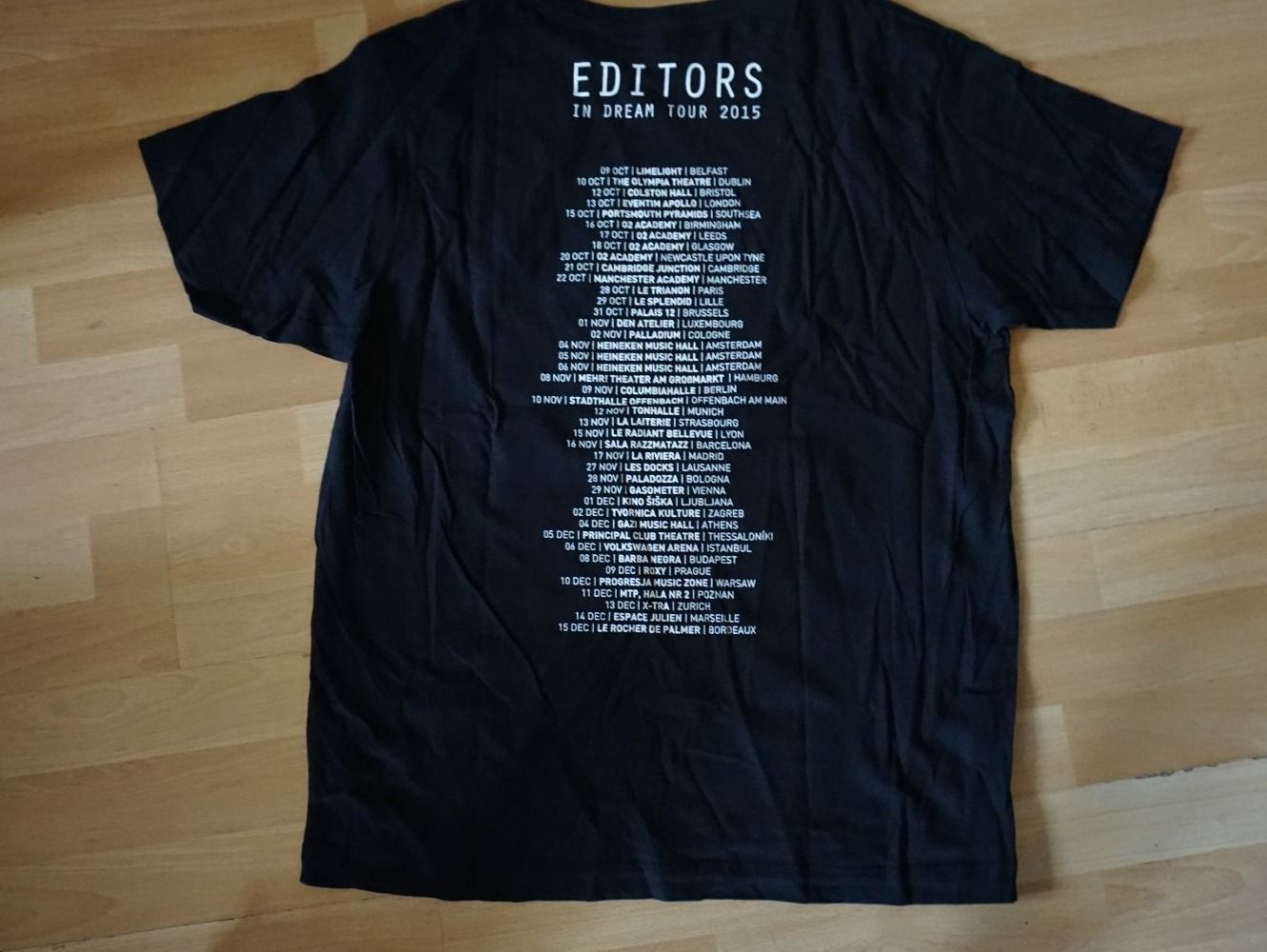 T-shirt: T-Shirt Editors Herren Gr.XL – Nuovo (secondo la descrizione) da Zürich venduto da einalemjena 3