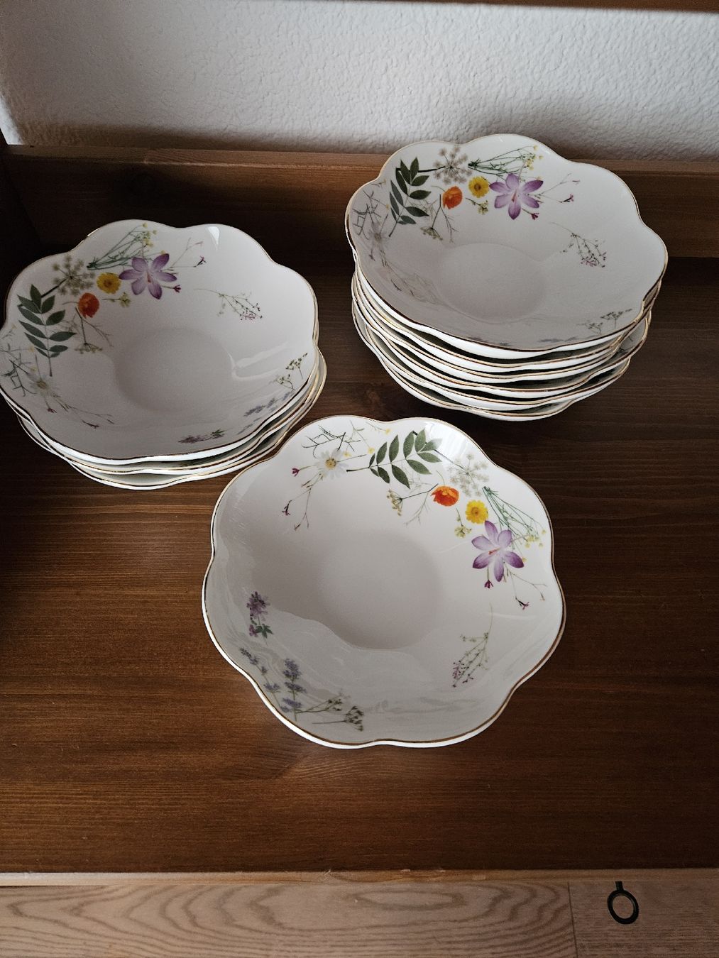 Piatti: 10 Schälchen mit Blumenmuster guter Zustand. – Usato da Menziken venduto da the_zw6x