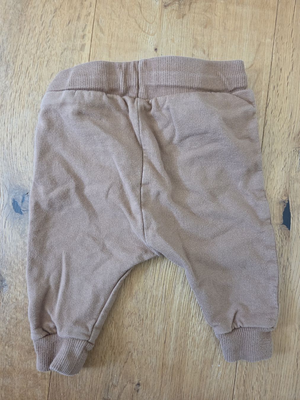 Pantaloni: Babyhose Gr. 68, braun, Jogginghose – Usato da Ottikon venduto da swiftchocolate 2