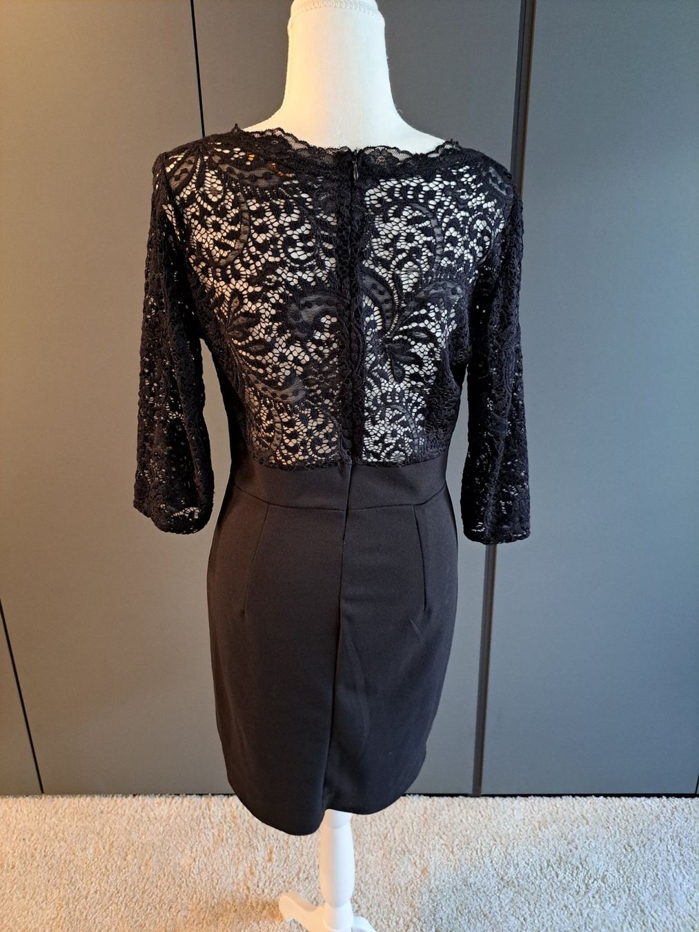 Vestiti: Spitzenkleid schwarz, Grösse L, NEU – Nuovo (secondo la descrizione) da La Neuveville venduto da Vestiaire_2011 1