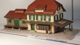 Schöner Vollmer H0 BLS Bahnhof " Därligen"