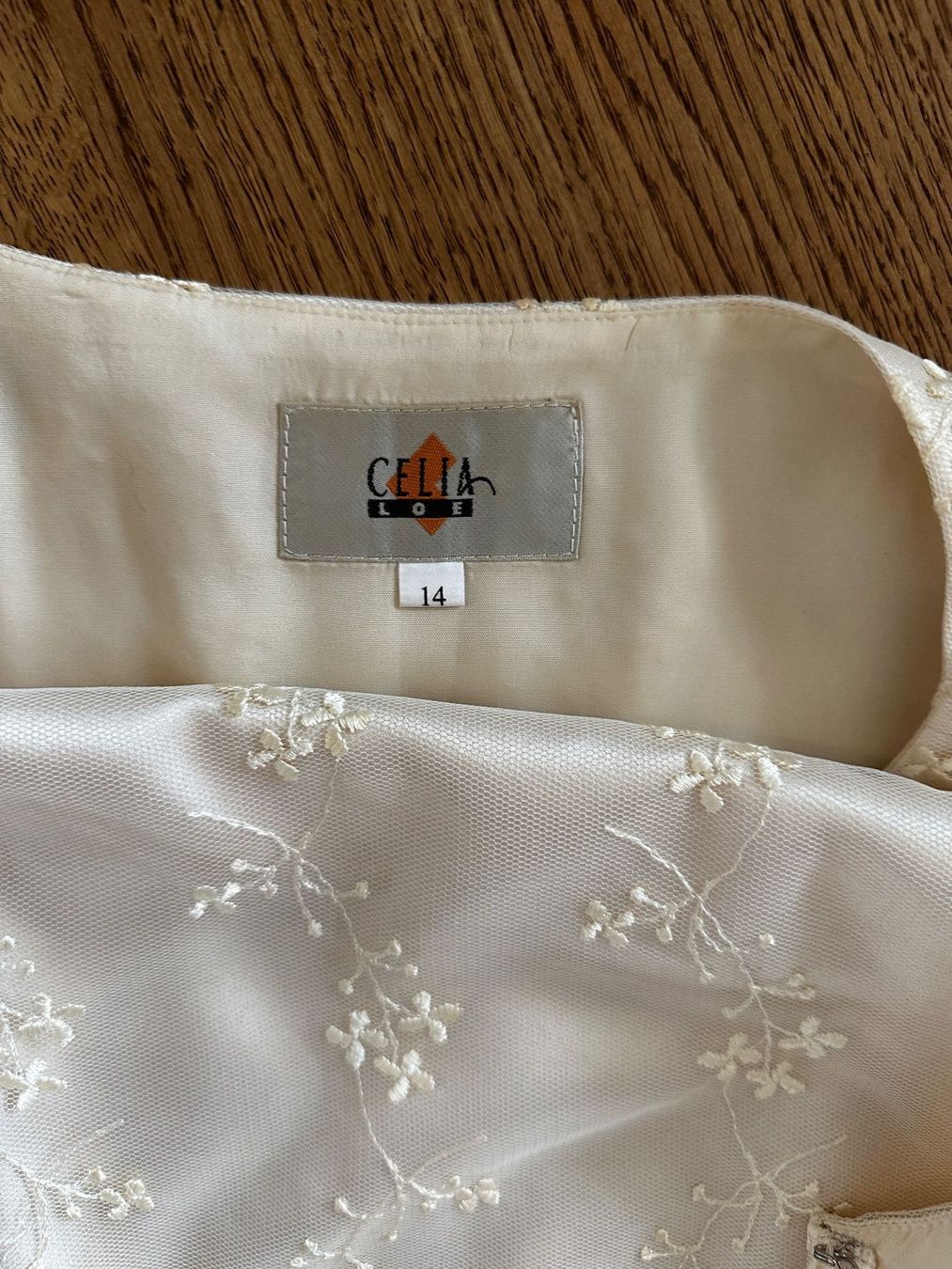 Kleider: Weisses Spitzenkleid – Gebraucht aus Zürich von Koska 6