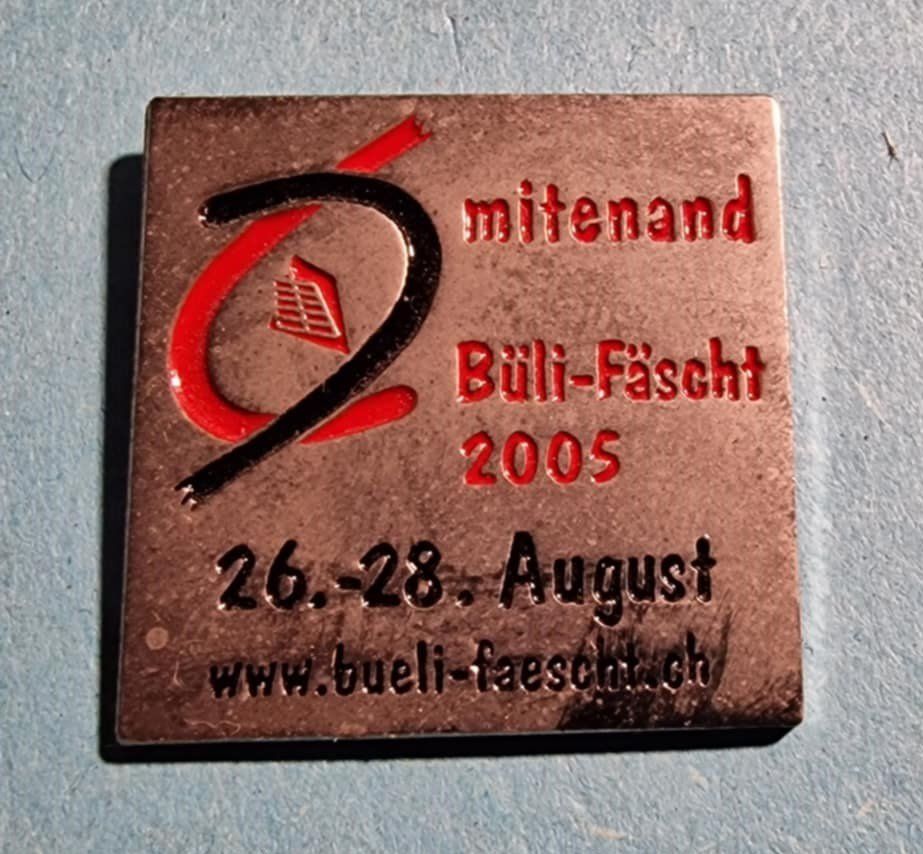 Placchette & Badge: Pin mitenand Büli Fest 2005 – Usato da Härkingen venduto da specialshapes