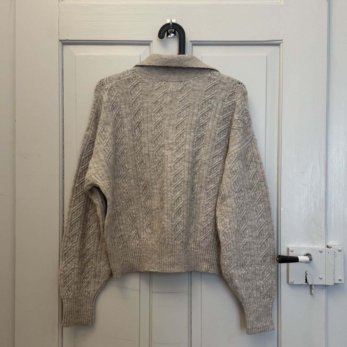 H&M Maglioni & Felpe: Strickpullover H&M Collage-Muster Kragen Gr. S Neuwertig! – Nuovo (secondo la descrizione) da Baden venduto da sinaxli 1