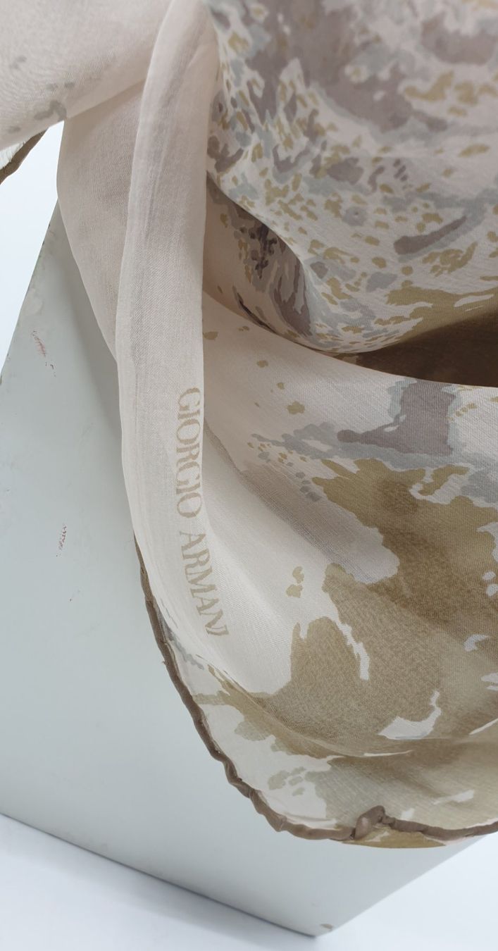 Armani Foulard & Sciarpe: Foulard Giorgio Armani – Usato da Emmen venduto da magelan 1