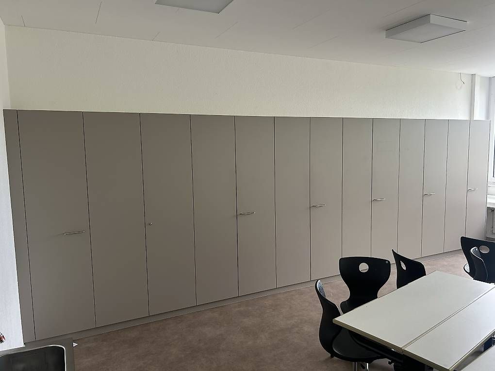 Armadi: Schrank – Usato da Stans venduto da Benzen