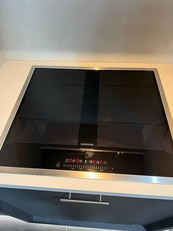 Siemens Cucine: Induktions-Glaskeramik Siemens EX645FXC1M – Nuovo (secondo la descrizione) da Egg b. Zürich venduto da Appi11 1
