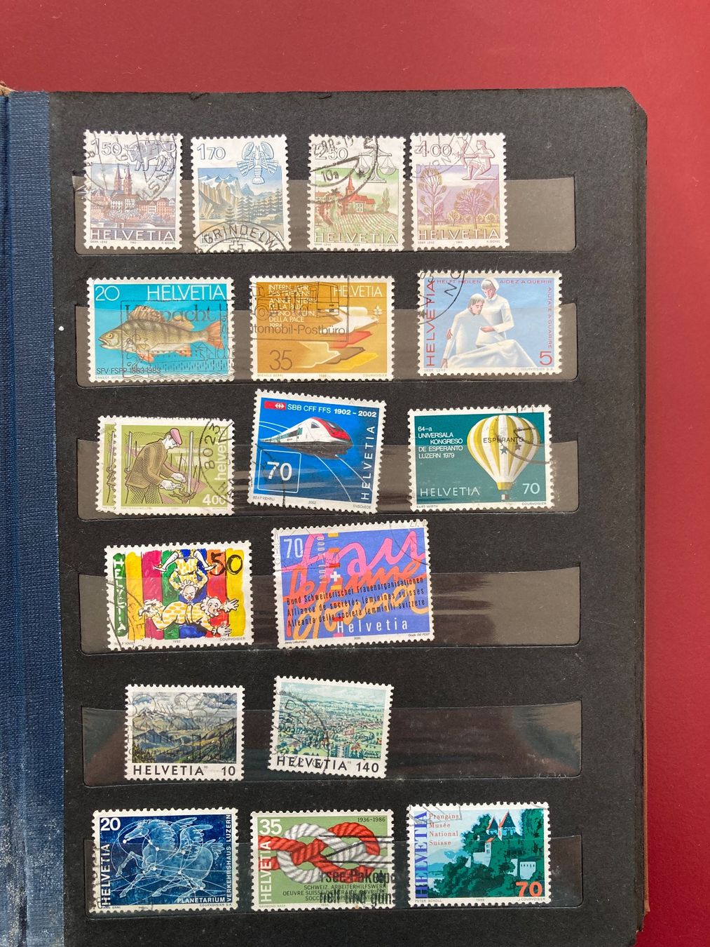 Tutti i francobolli: Briefmarkenalbum mit ca. 60 Schweizer Briefmarken – Usato da Bern venduto da KasimirBerger 2