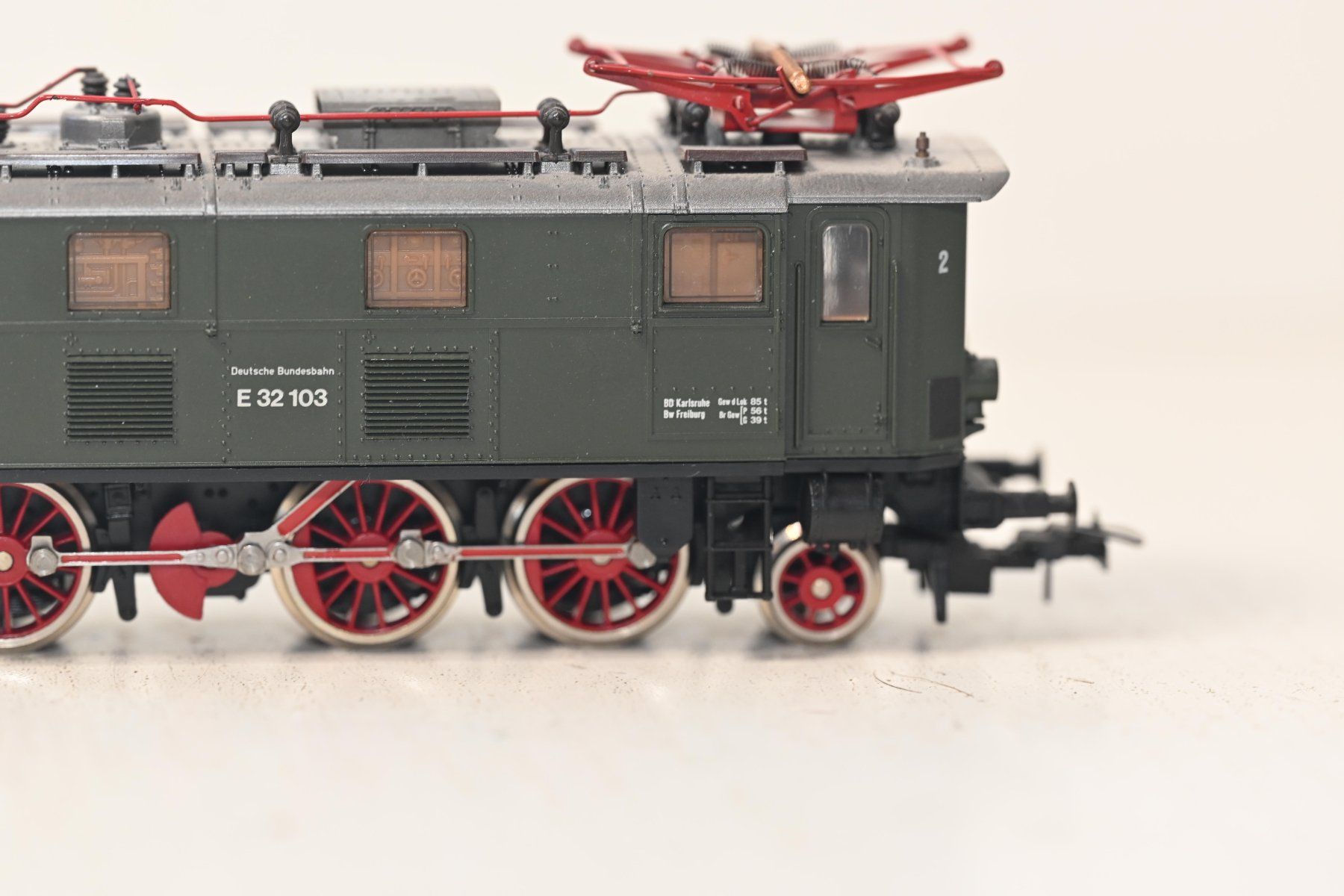 Roco Modelleisenbahnen: DB E 32103 Lok Roco H0/DC Defekt!! – Defekt aus Laupen ZH von  2