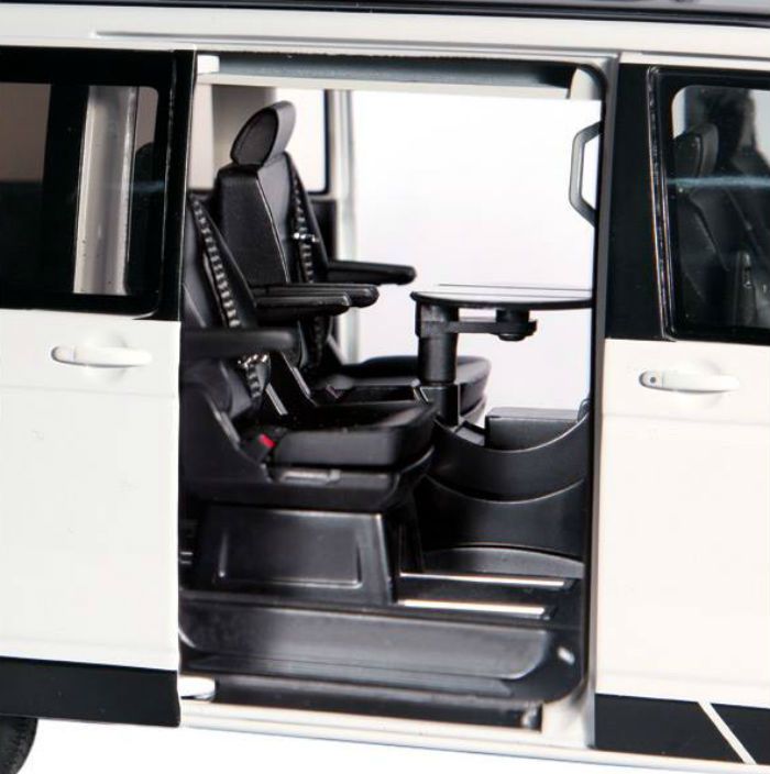 Volkswagen Modellini d'auto: VW T6 MULTIVAN GENERATION SIX SILBER 2015 1:18 NZG – Nuovo e nell'imballaggio originale da Suhr venduto da Moebelsiralfred 4