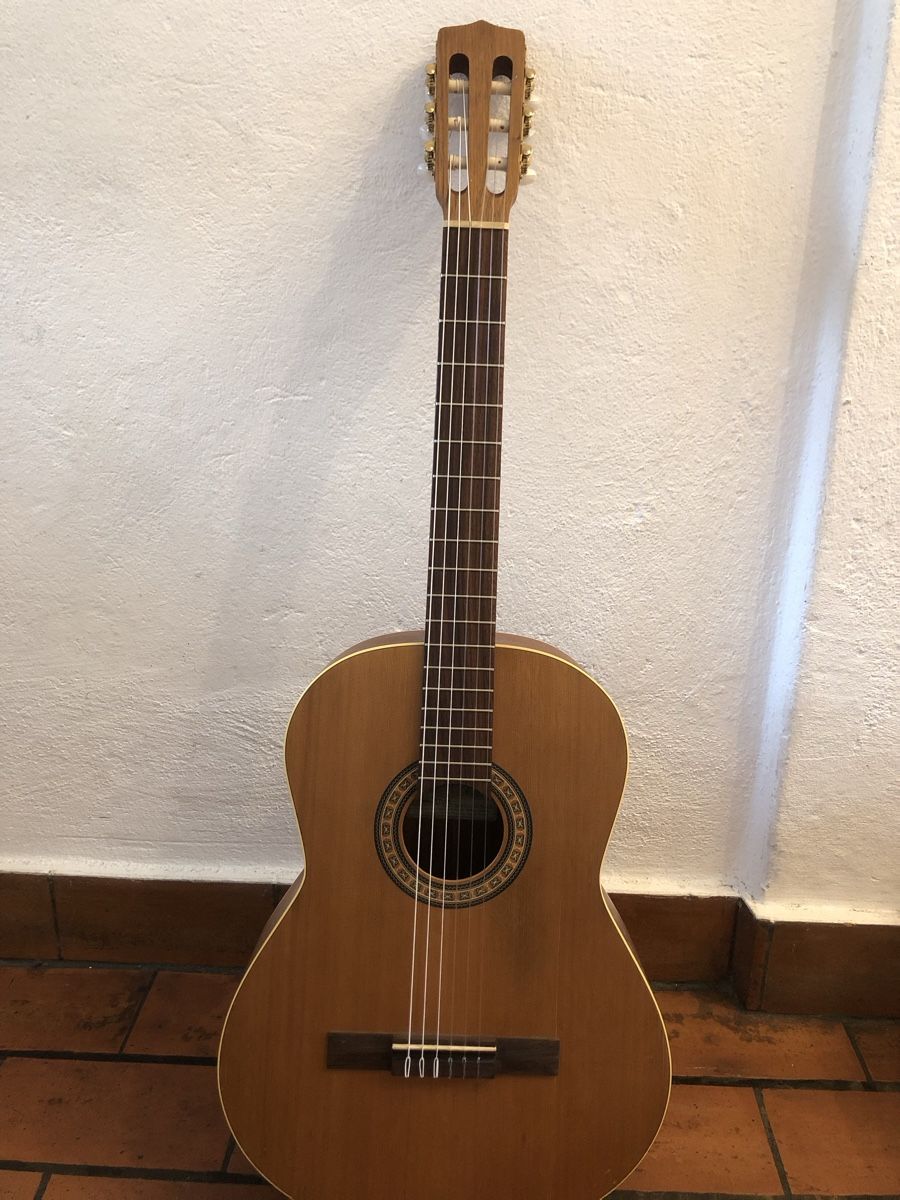 Strumenti musicali: Gitarre – Usato da Wilen b. Wil venduto da Ku_26