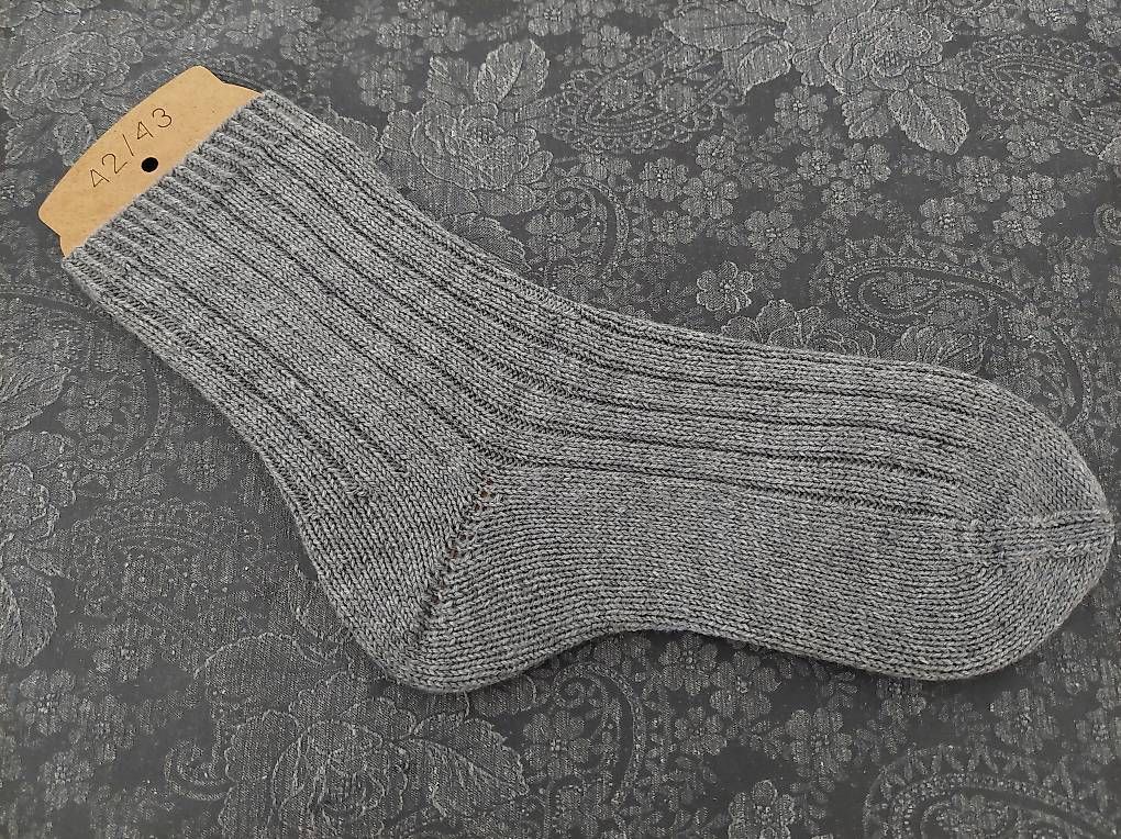 Calze: Gestrickte Herrensocken Gr. 42/43 – Usato da Rothrist venduto da lil_6mn9 1
